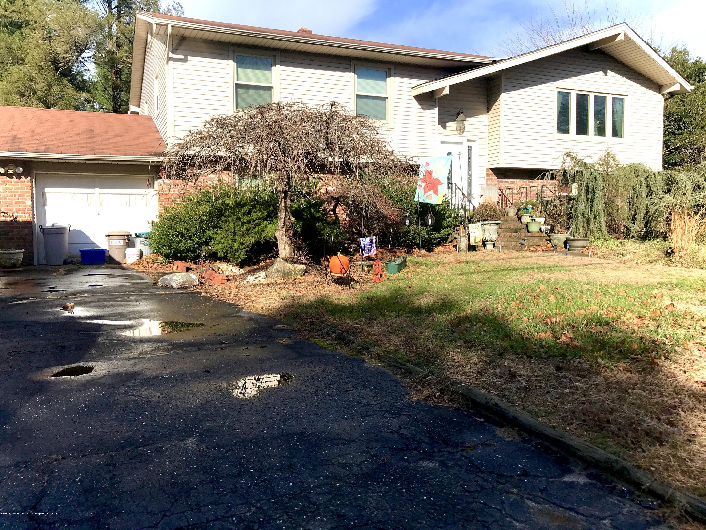 67 Sunnyside Road Howell, NJ 07731 - Photo 2 of 10 fullsizeoutput_22a2