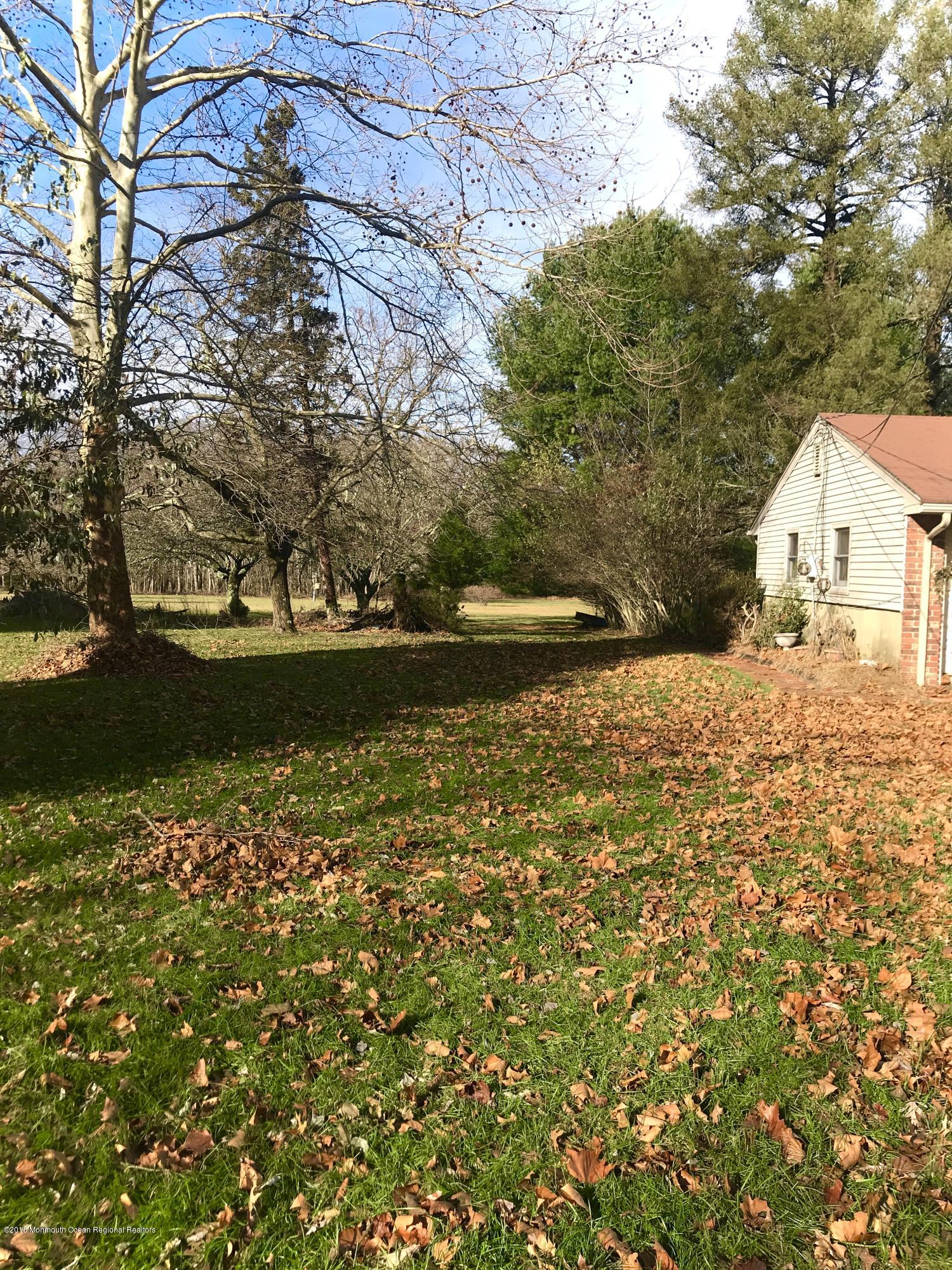 67 Sunnyside Road Howell, NJ 07731 - Photo 4 of 10 fullsizeoutput_22a3