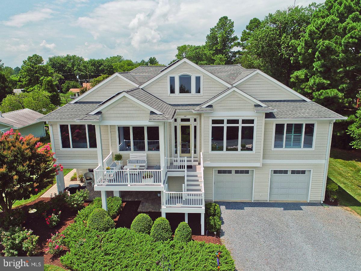 Custom Built Home w/over 4,000 sq.ft. Living Space