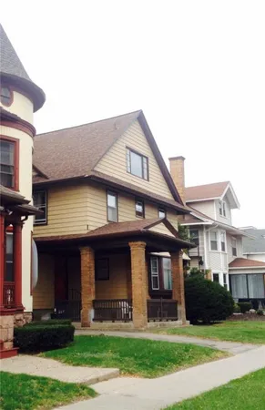 $895 | 223 Alexander Street, Rochester, NY 14607