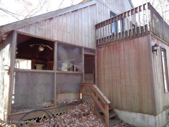 6207 Decker Road Bushkill, PA 18324 - Photo 2 of 6 a view of a small house