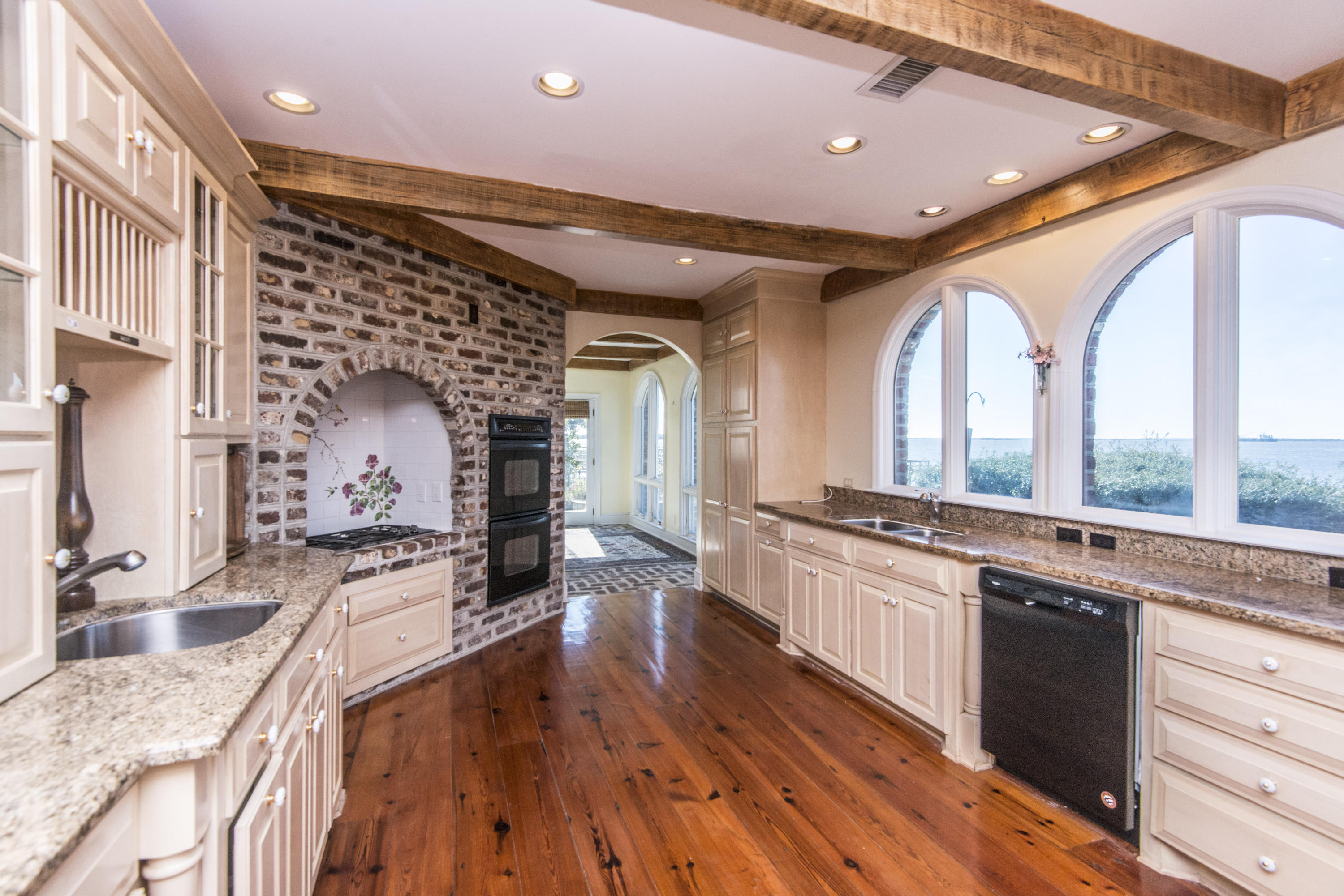 5 Pierates Cruz Mount Pleasant, SC 29464 - Photo 23 of 61 Gourmet Kitchen