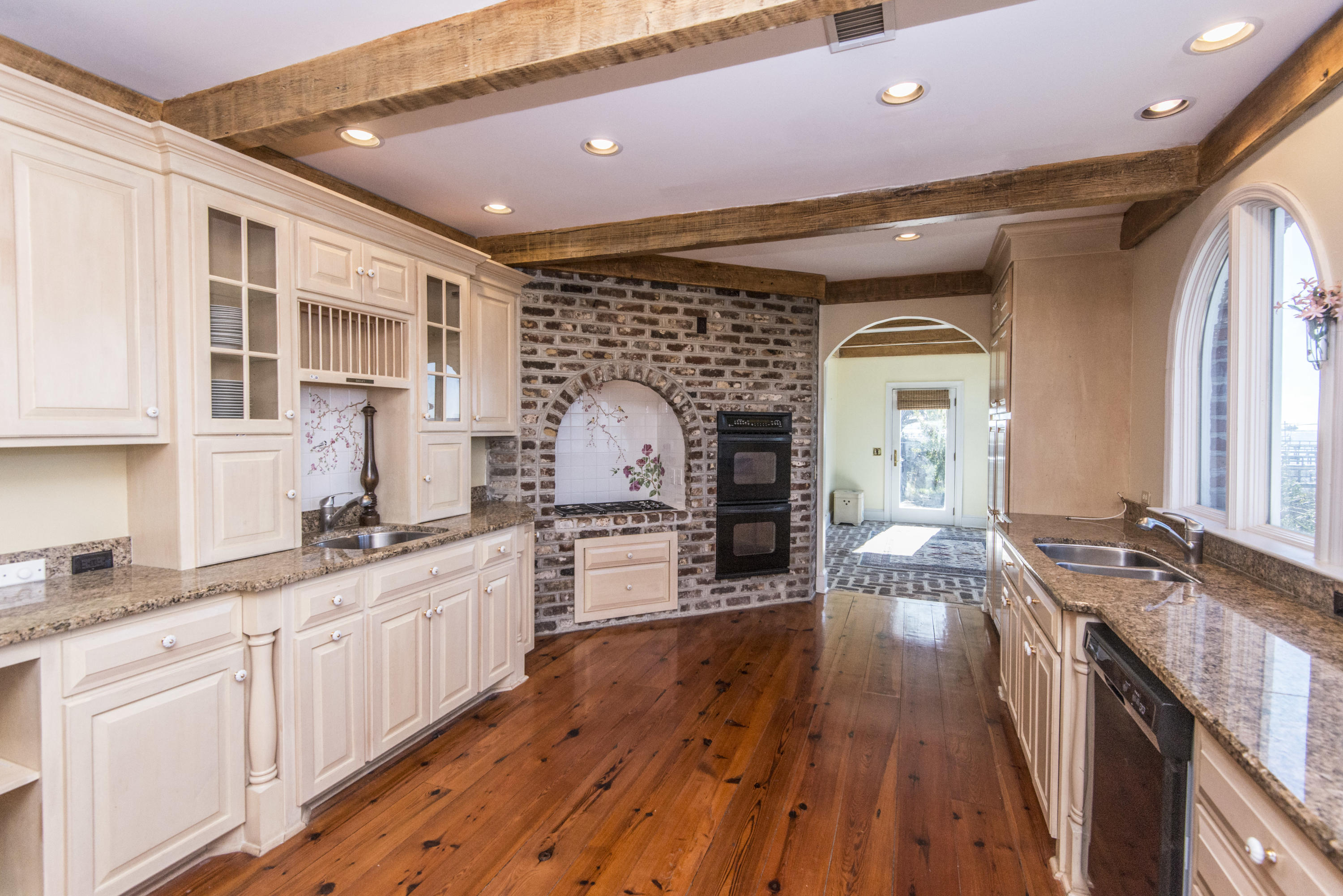 5 Pierates Cruz Mount Pleasant, SC 29464 - Photo 25 of 61 Gourmet Kitchen