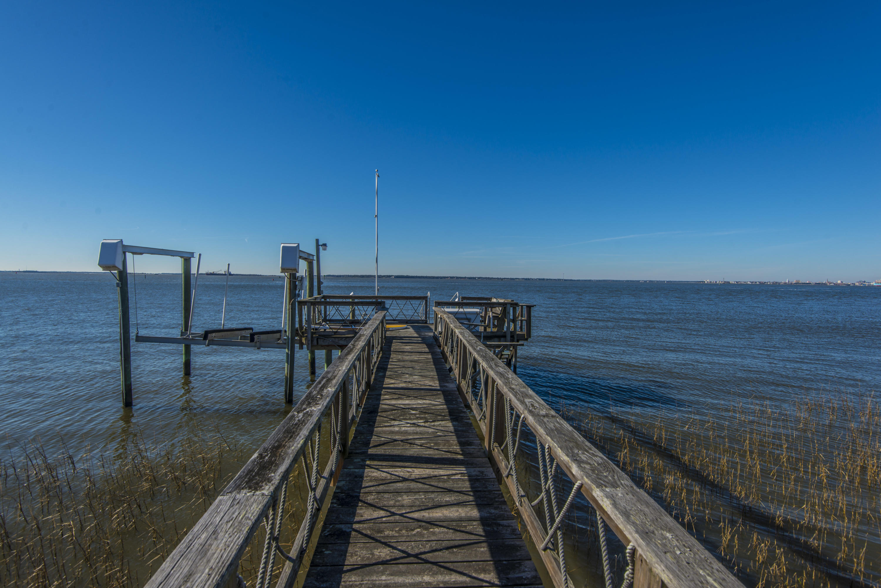 5 Pierates Cruz Mount Pleasant, SC 29464 - Photo 51 of 61 Pier Head & Boat Lift