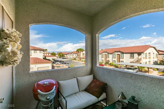 $314,000 | 2305 West Horizon Ridge Parkway, Unit 2623, Henderson, NV 89052