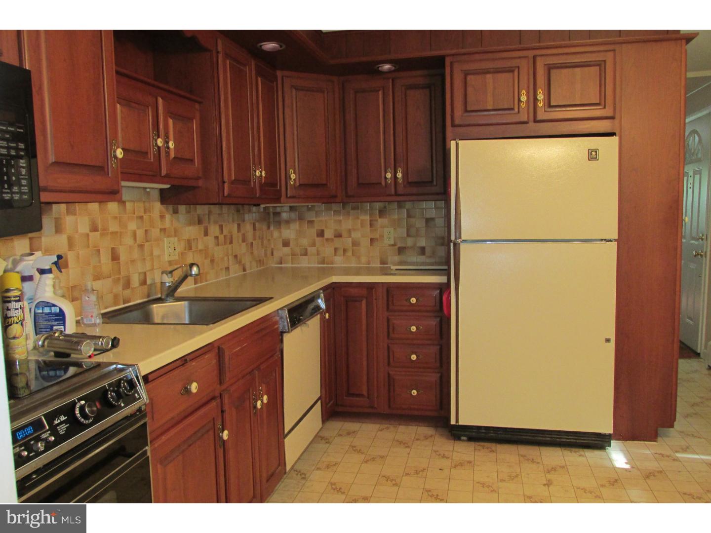 318 Beavens Road Reading, PA 19608 - Photo 4 of 18 Kitchen