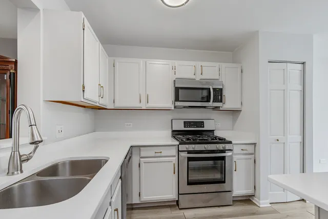 $289,000 | 1848 Princeton Court, Gurnee, IL 60031