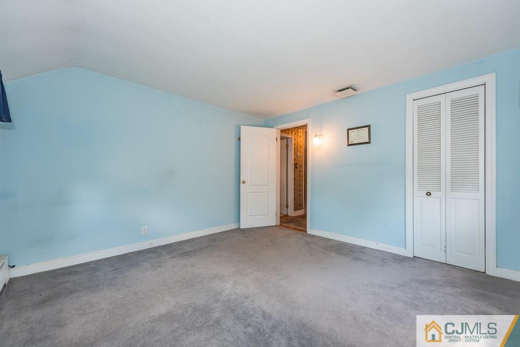 193 New Dover Road Colonia, NJ 07067 - Photo 20 of 25 an empty room with closet area
