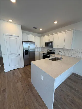 $4,200 | 17173 Southwest 1st Street, Pembroke Pines, FL 33027
