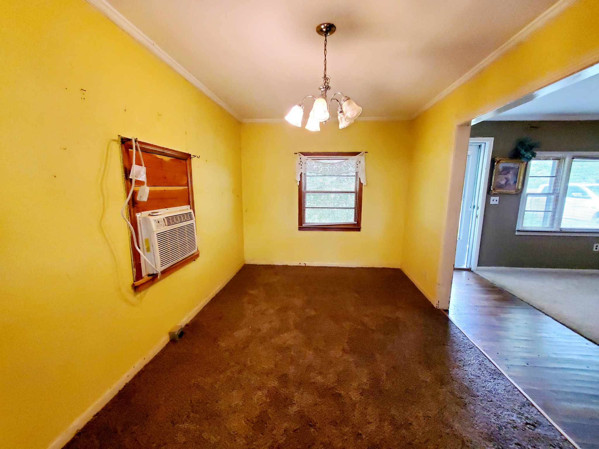 8340 Austin Bottom Road Baxter, TN 38544 - Photo 21 of 32 a view of a livingroom with a window