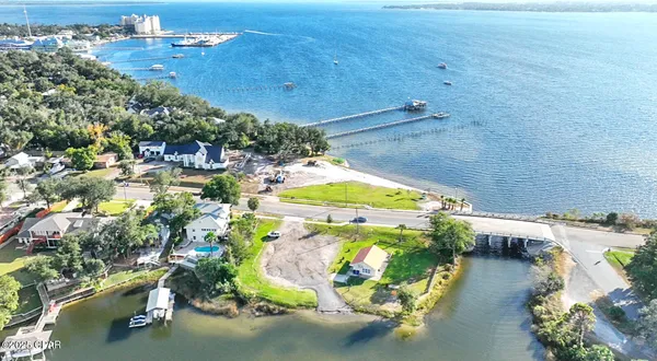 $2,000 | 1611 Lake Avenue, Panama City, FL 32401