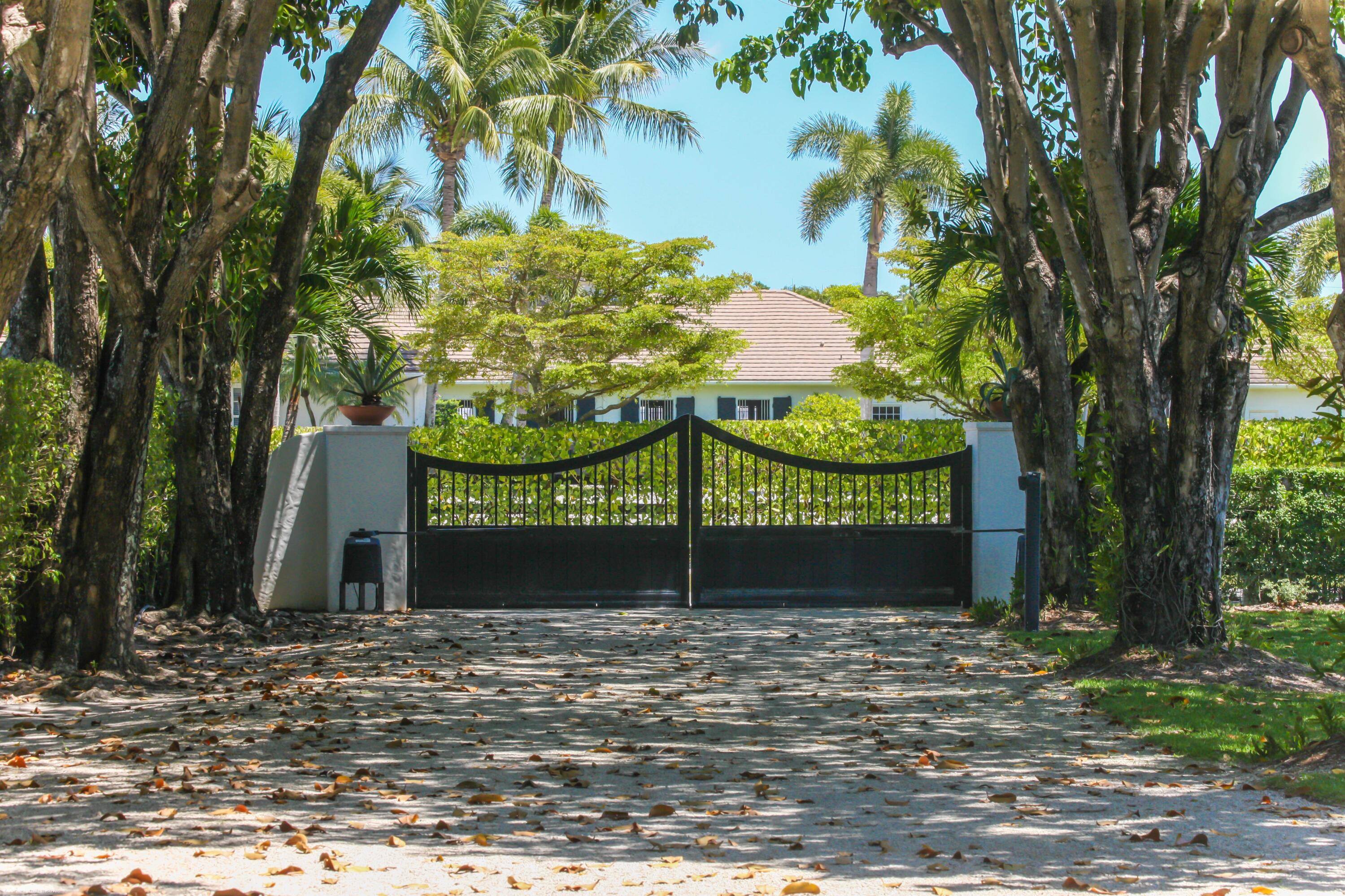 14775 Equestrian Way, Unit STALLS Wellington, FL 33414 - Photo 19 of 19 a sign that is sitting in the middle of a yard