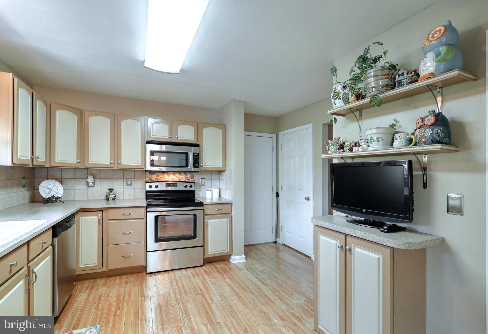 2085 Greenbriar Road York, PA 17404 - Photo 15 of 25 Gallery Image 15