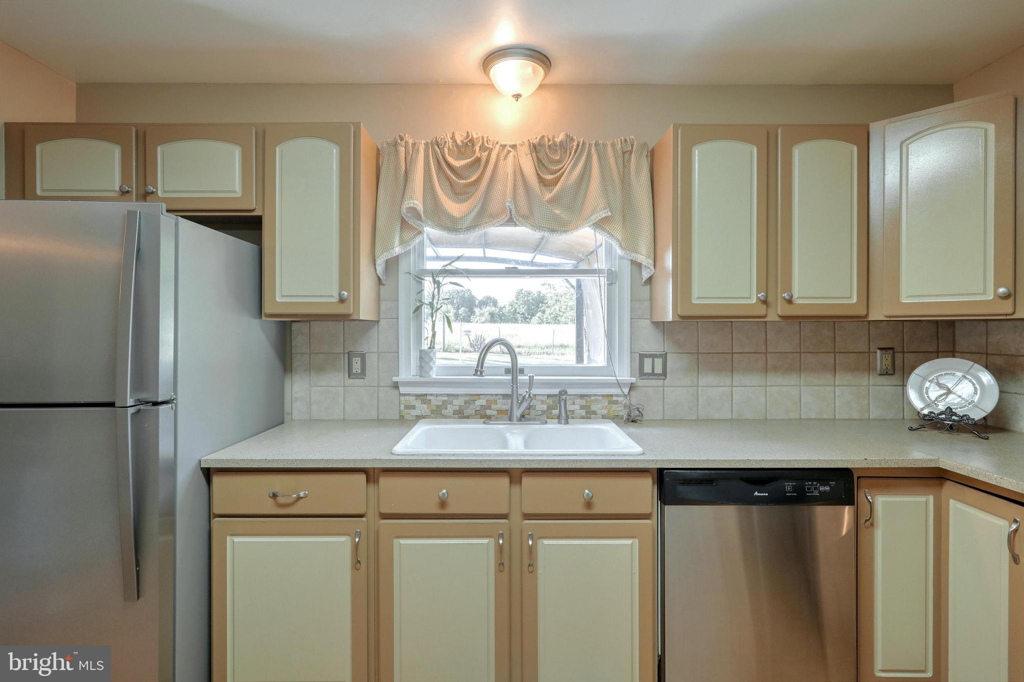 2085 Greenbriar Road York, PA 17404 - Photo 16 of 25 Gallery Image 16