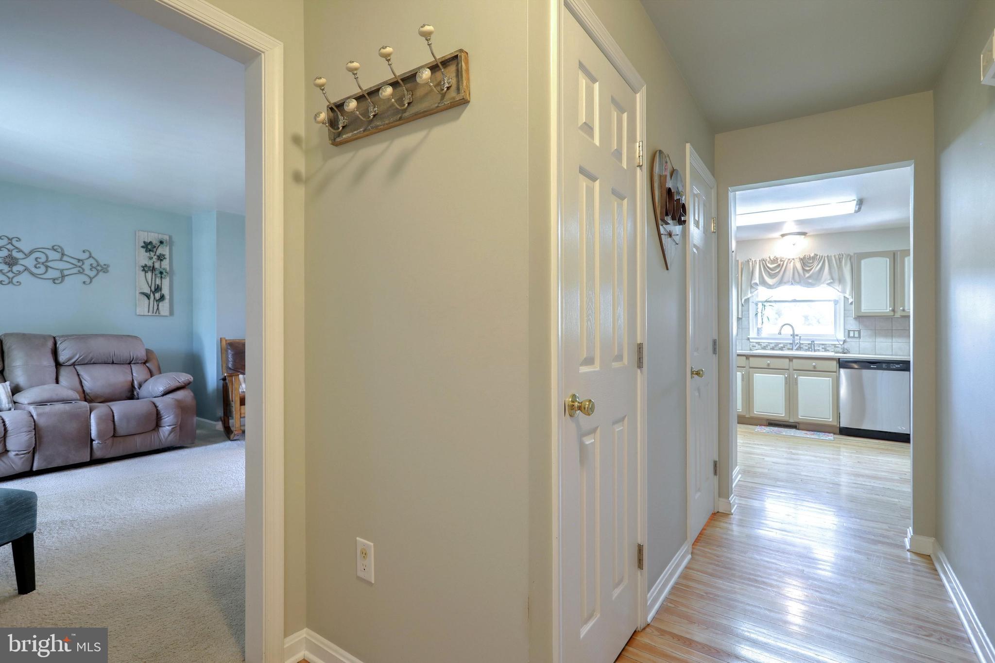 2085 Greenbriar Road York, PA 17404 - Photo 6 of 25 Gallery Image 6