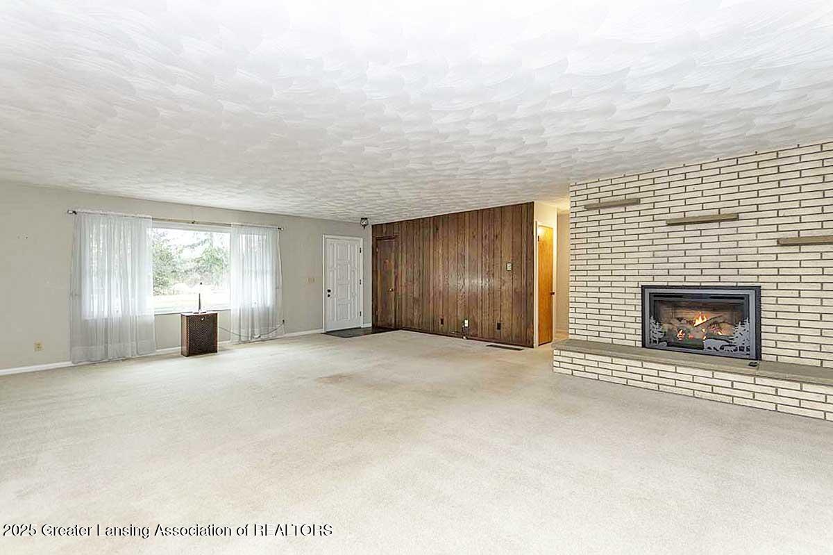 2815 Darling Road Mason, MI 48854 - Photo 9 of 43 03