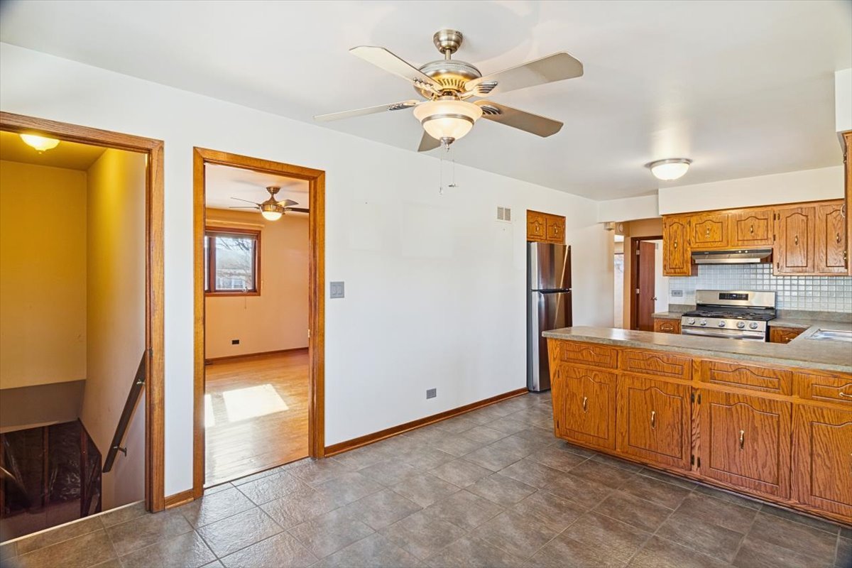 8301 Normandy Avenue Burbank, IL 60459 - Photo 11 of 15