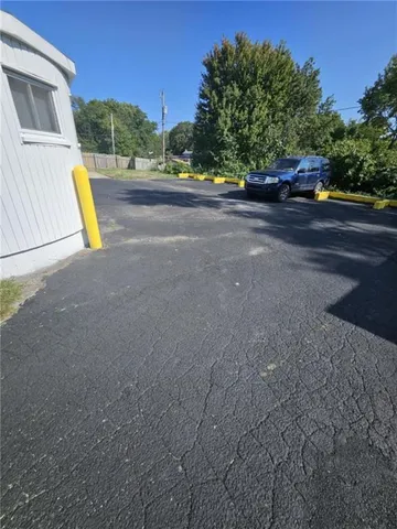 $1,199,000 | 11601 East US Highway 24, Independence, MO 64054