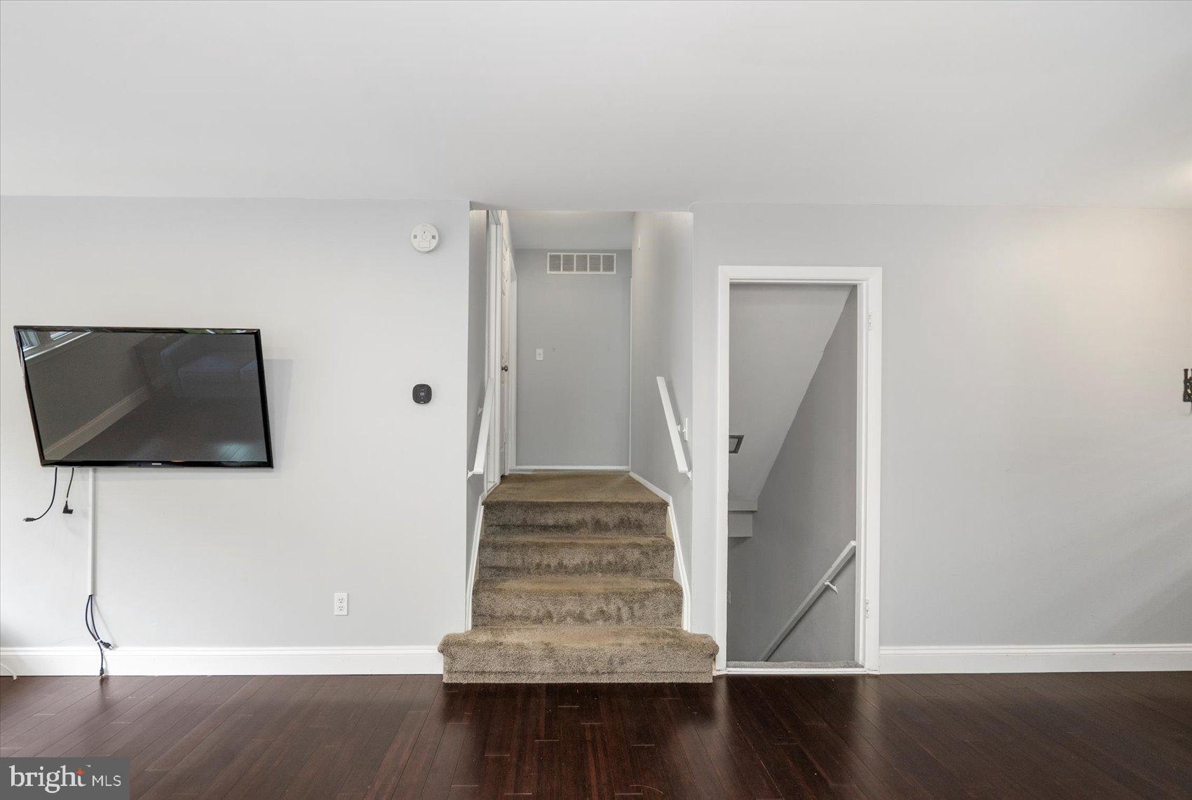 4203 Hollow Spring Lane Baltimore, MD 21236 - Photo 14 of 45