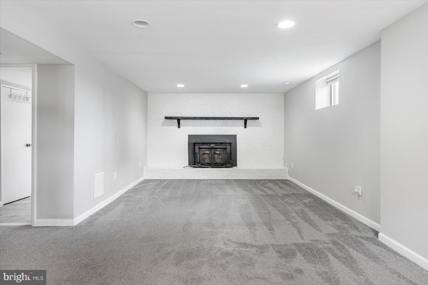 4203 Hollow Spring Lane Baltimore, MD 21236 - Photo 31 of 45