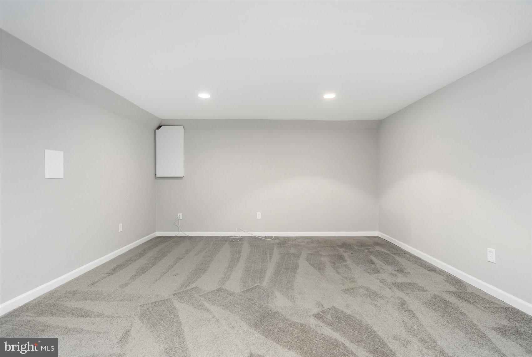 4203 Hollow Spring Lane Baltimore, MD 21236 - Photo 37 of 45