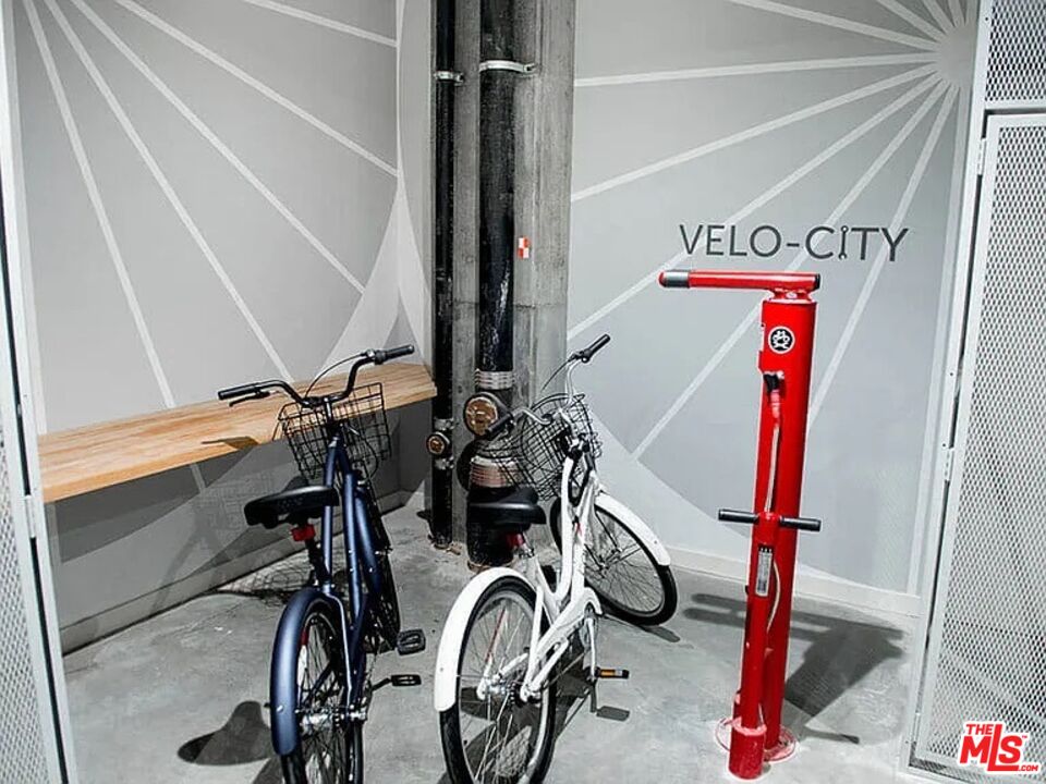 707 East Ocean Boulevard, Unit 712 Long Beach, CA 90802 - Photo 5 of 20 a view of walk in closet with clothes