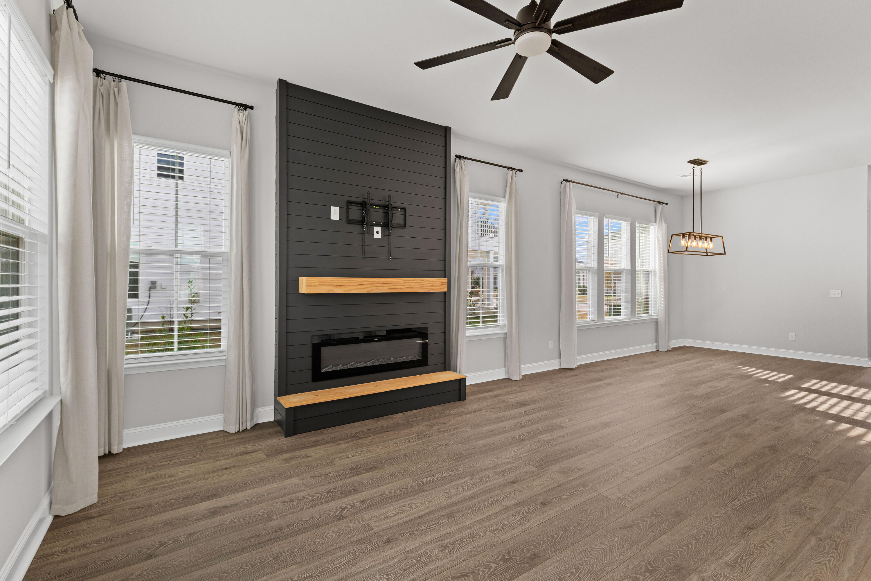 385 Woodgate Way Summerville, SC 29485 - Photo 15 of 45 Living Room with custom fireplace