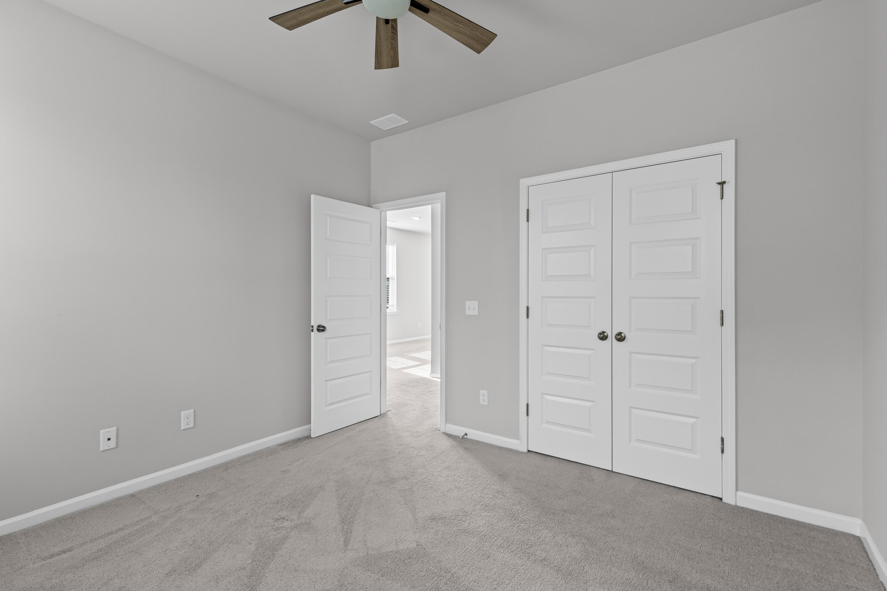 385 Woodgate Way Summerville, SC 29485 - Photo 32 of 45 Guest Bedroom 3