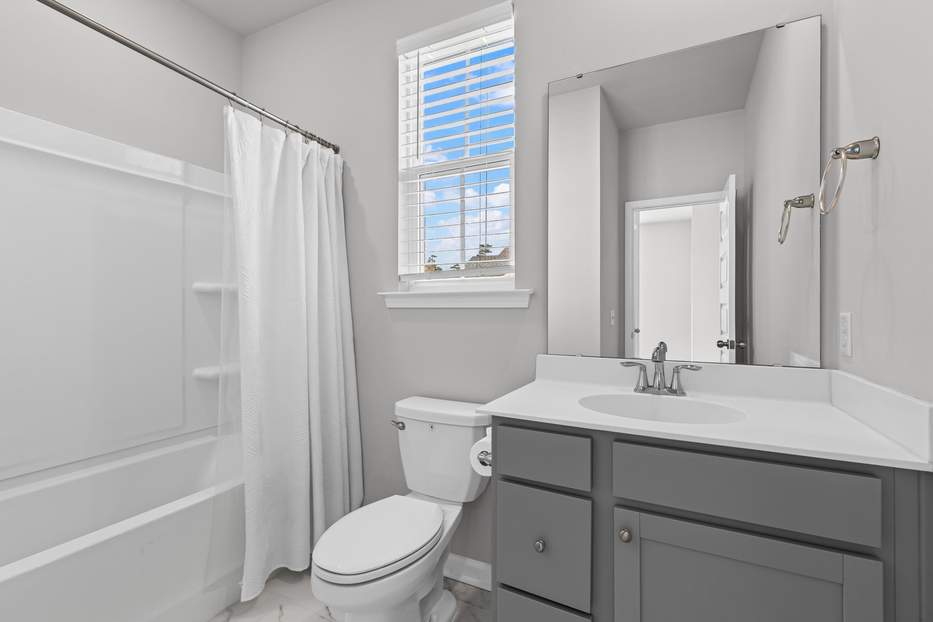 385 Woodgate Way Summerville, SC 29485 - Photo 33 of 45 Guest Bathroom