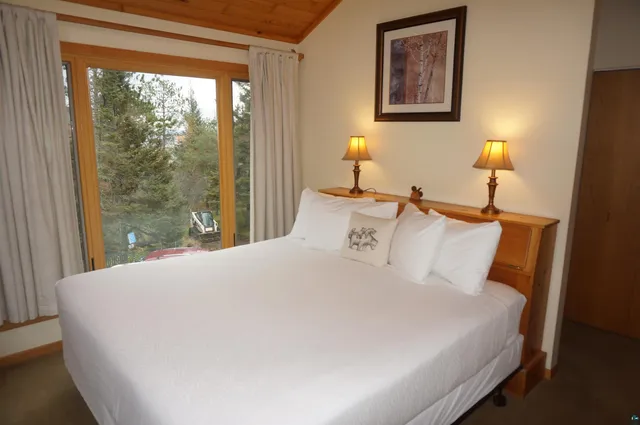 $99,900 | 1621 Superior Shores Drive, Unit 71, Two Harbors, MN 55616