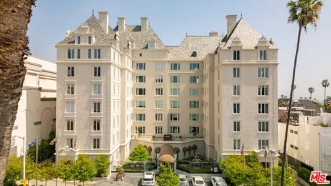 a view of a large white building