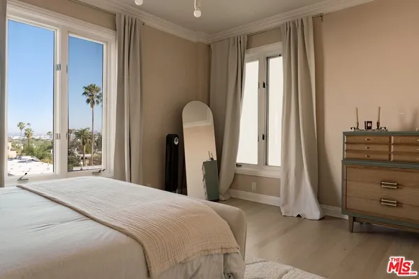 $999,000 | 1424 North Crescent Heights Boulevard, Unit 54, West Hollywood, CA 90046