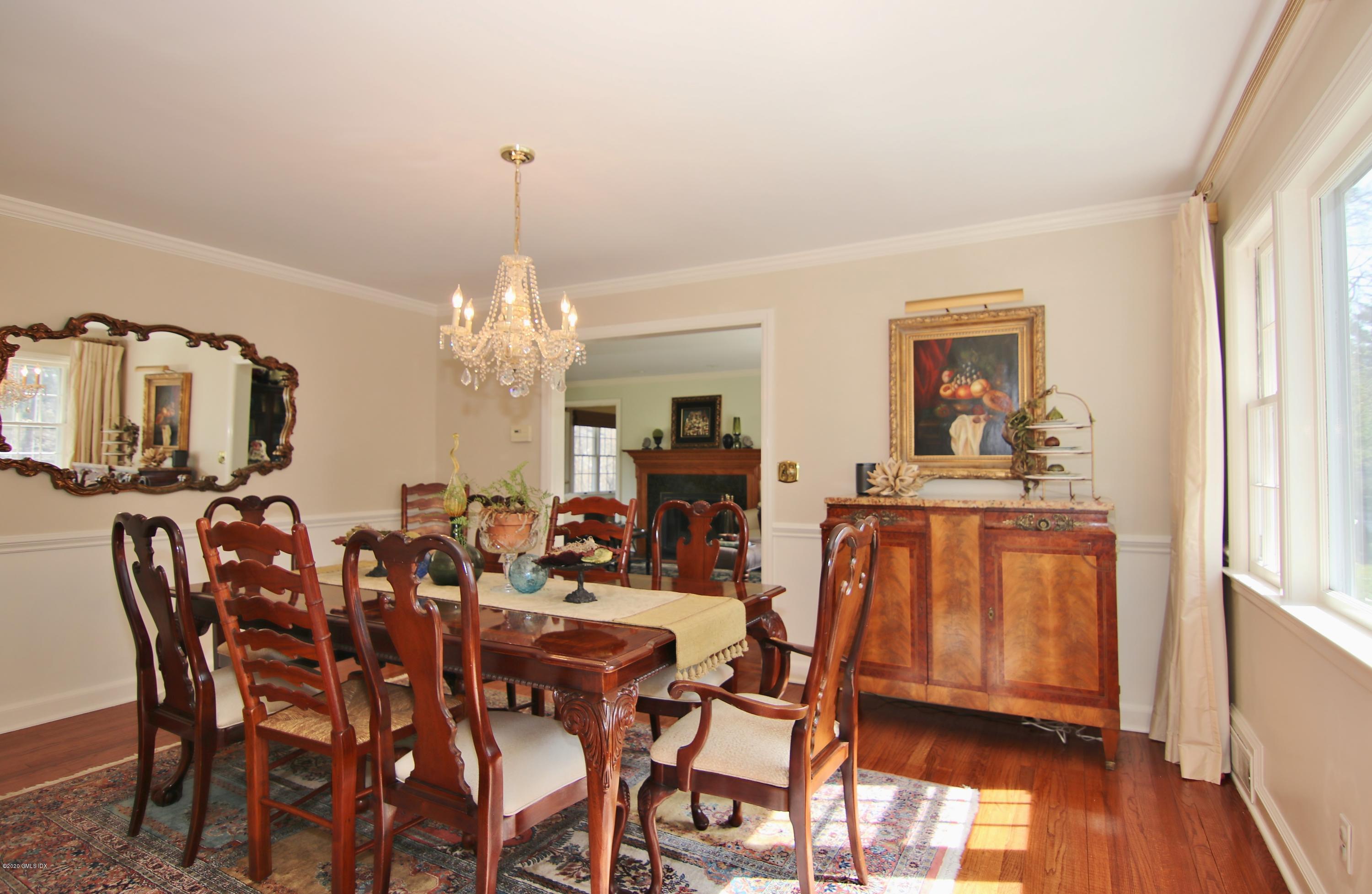162 Westover Road Stamford, CT 06902 - Photo 6 of 40 Easy flow into the LR