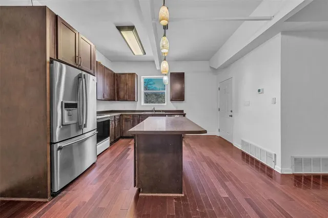 $1,600 | 109 Fm 2280, Unit 111C, Cleburne, TX 76031