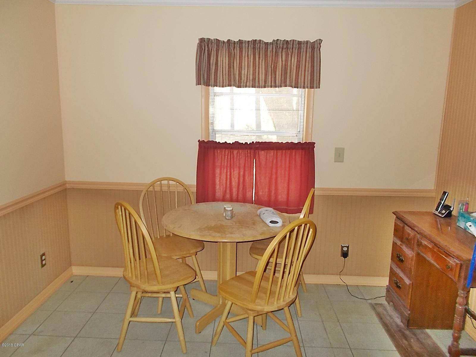 7427 Highway 90 Grand Ridge, FL 32442 - Photo 6 of 10 Gallery Image 6