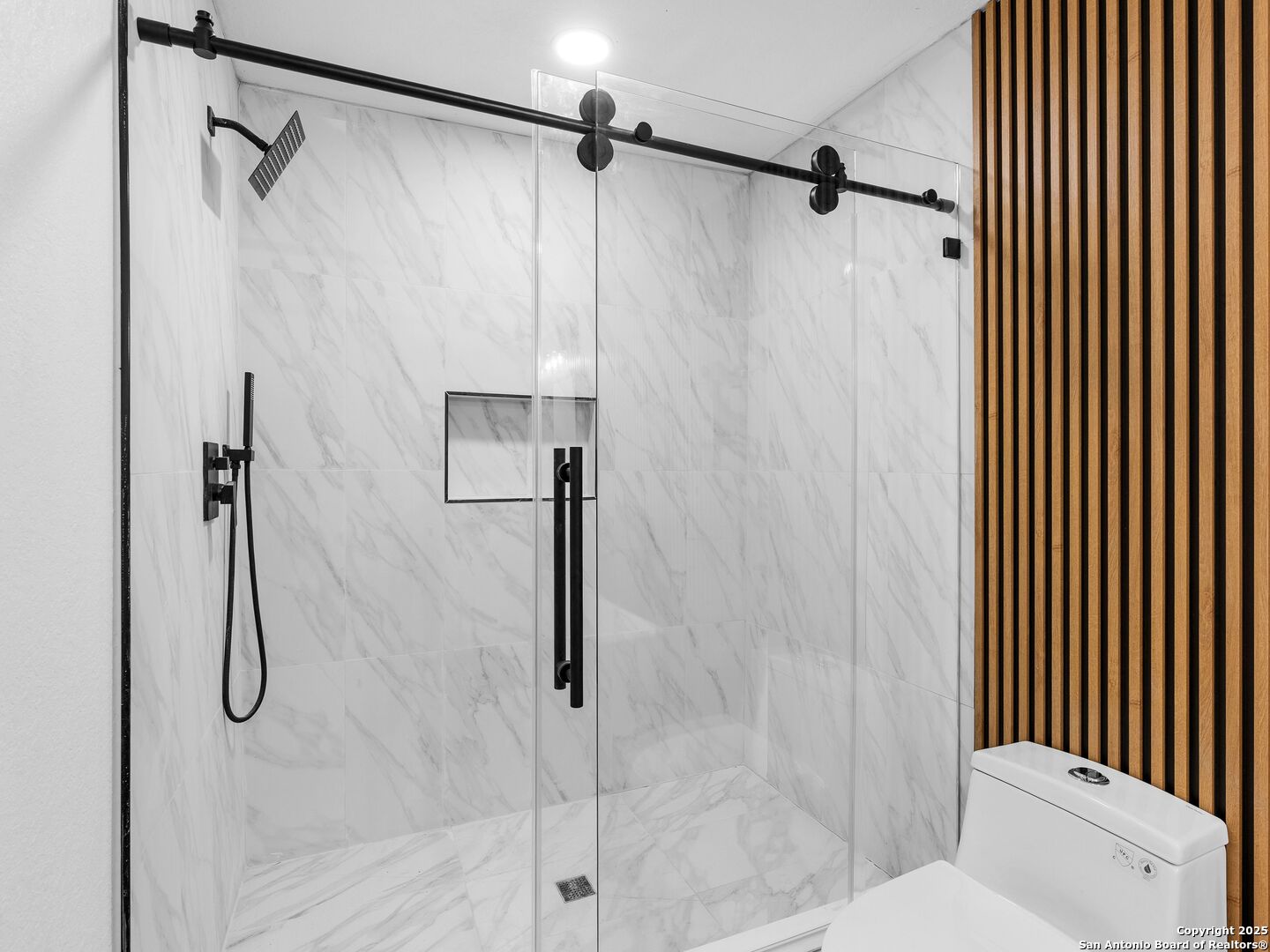 148 Terrell Road, Unit 3 Alamo Heights, TX 78209 - Photo 3 of 20