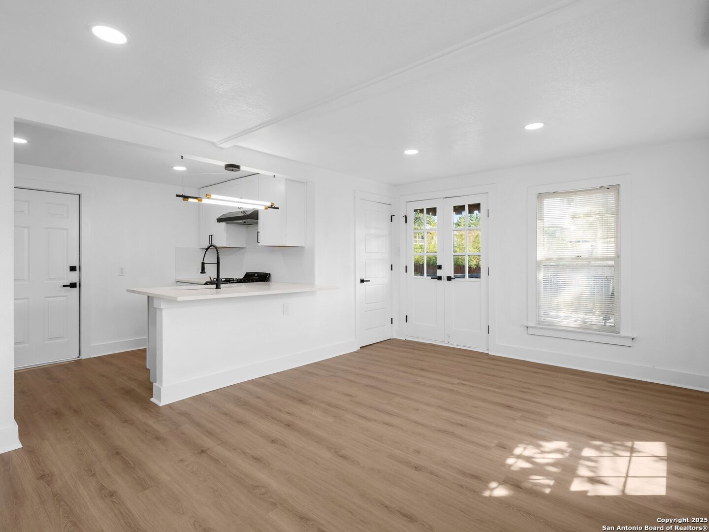 148 Terrell Road, Unit 3 Alamo Heights, TX 78209 - Photo 5 of 20