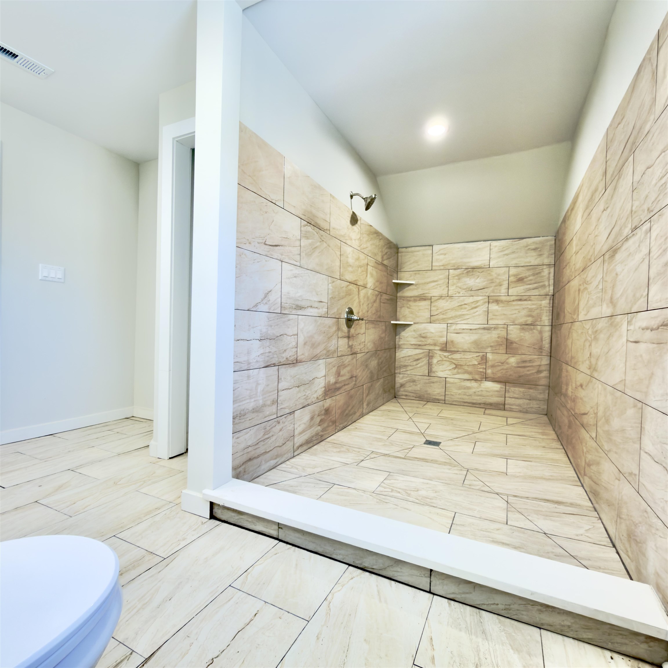 407 Allen Street Belvidere, IL 61008 - Photo 15 of 17 a bathroom with a shower
