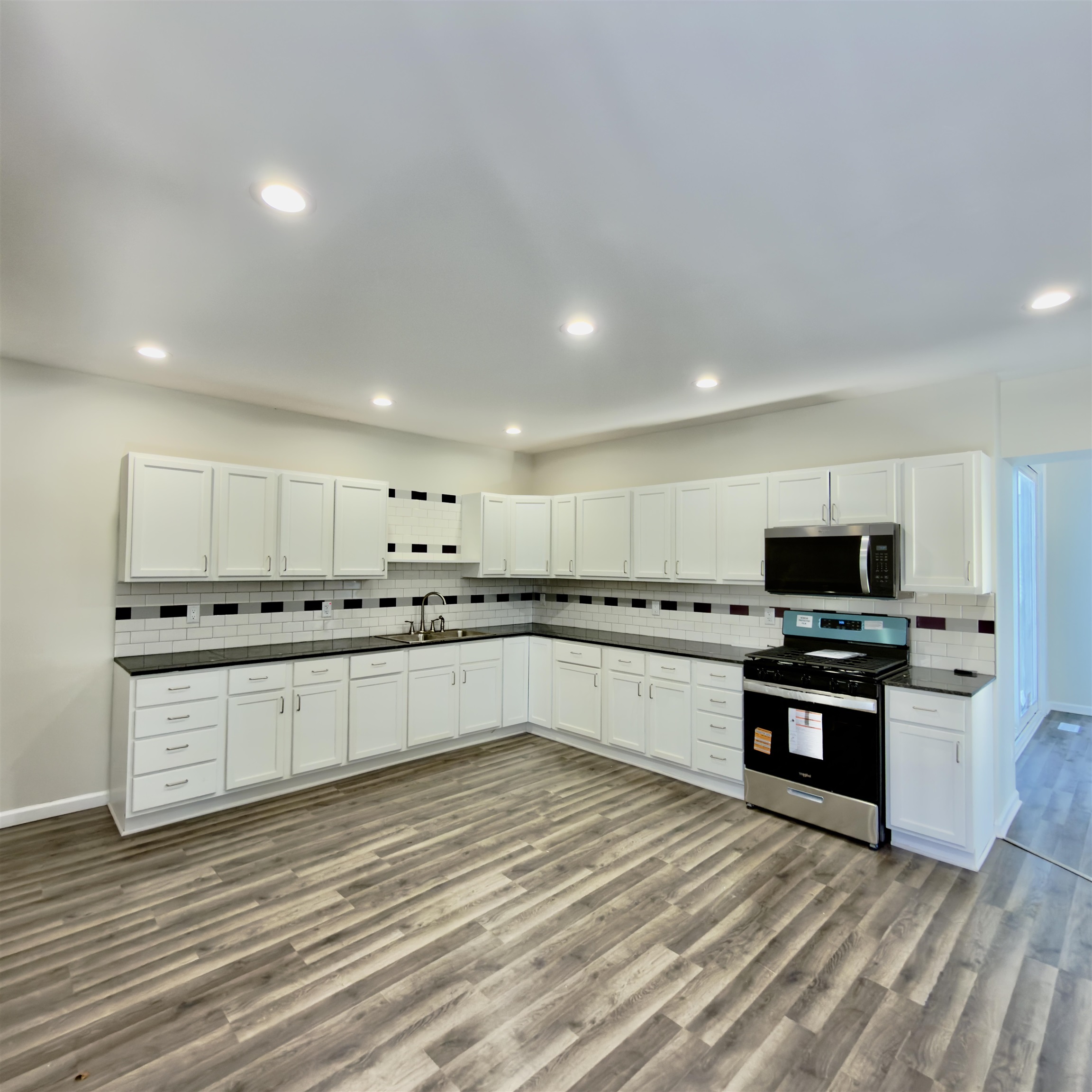 407 Allen Street Belvidere, IL 61008 - Photo 7 of 17