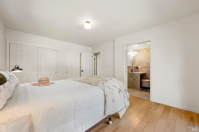 a view of a house with backyard and porch