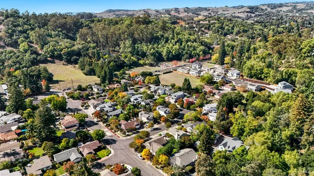 $975,000 | 1049 Charlson Way, Napa, CA 94558