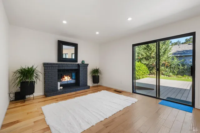 $975,000 | 1049 Charlson Way, Napa, CA 94558