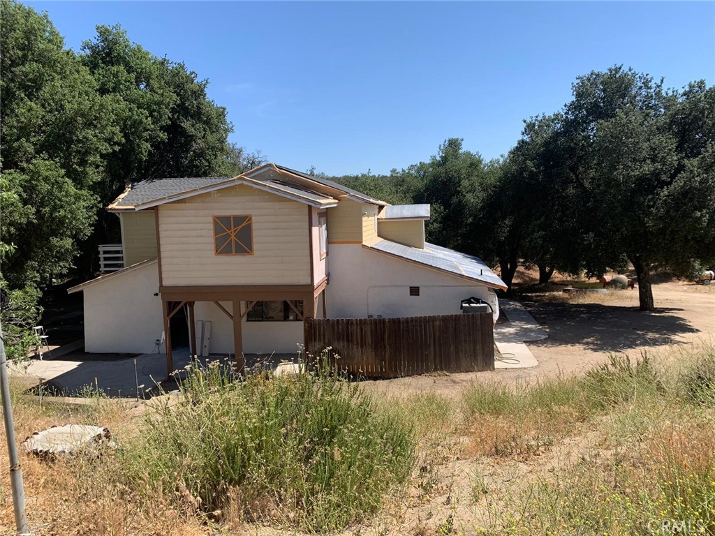 34930 East Benton Road Hemet, CA 92544 - Photo 5 of 54 Side of house.