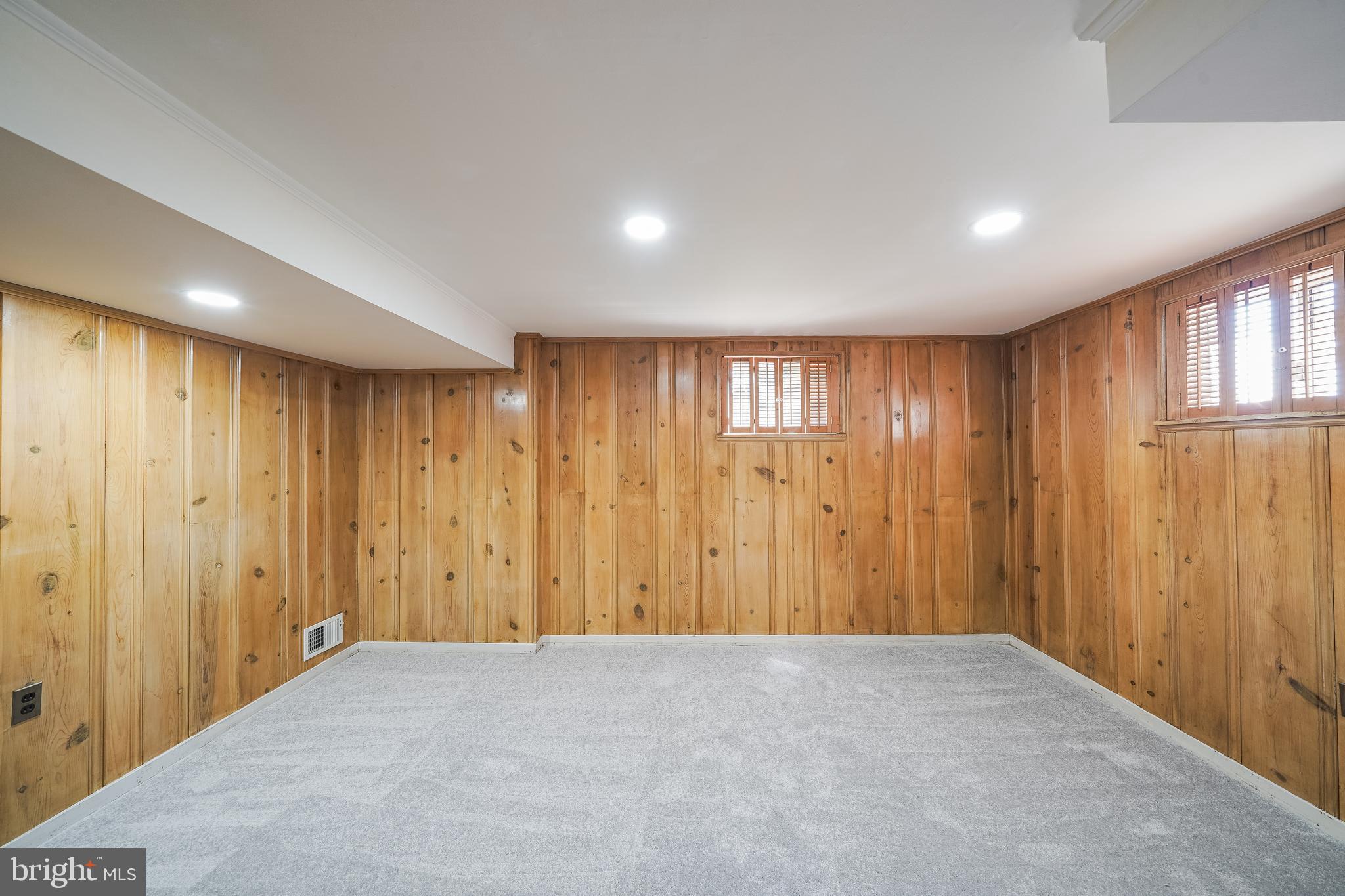 11500 Mapleview Drive Silver Spring, MD 20902 - Photo 28 of 32 a view of an empty room