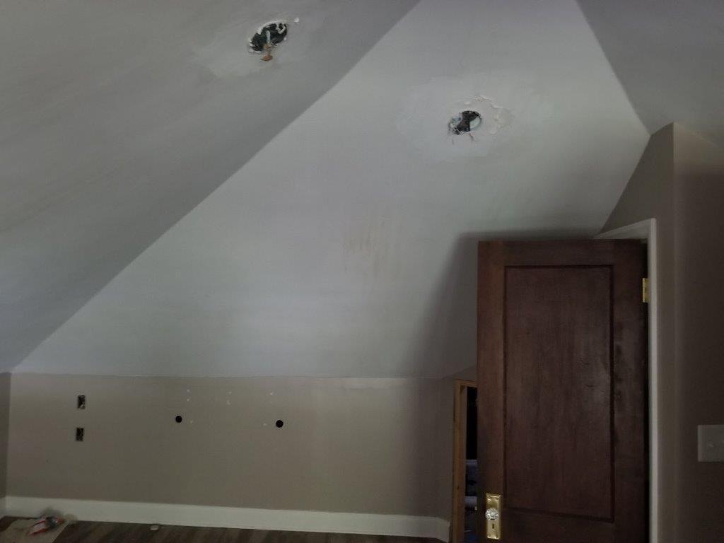 5913 Brethren Road Roanoke, VA 24014 - Photo 13 of 17 a view of a hallway