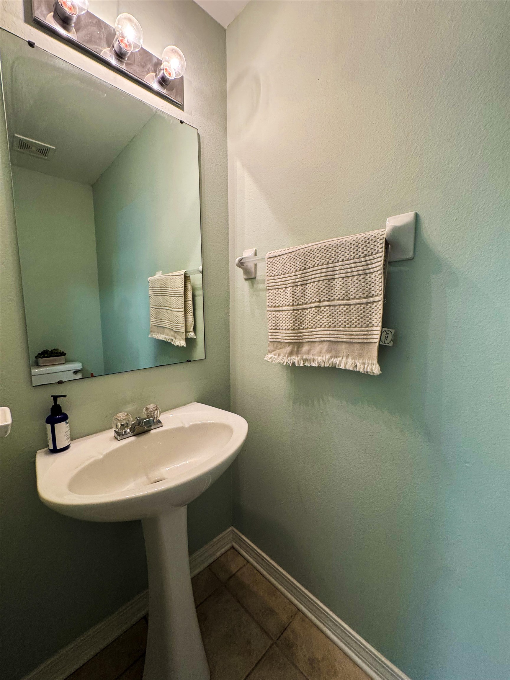 8927 Gryder Street Foley, AL 36535 - Photo 17 of 18 Bathroom