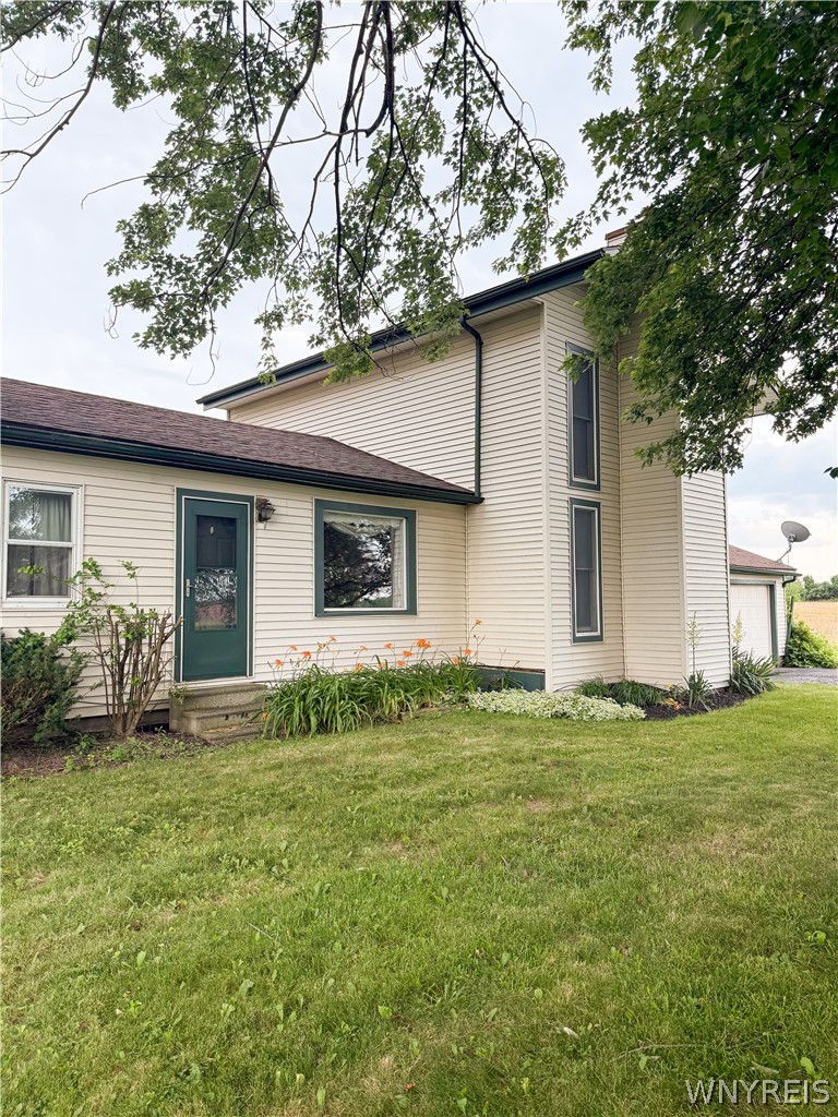 5389 Keck Road Lockport Town, NY 14094 - Photo 2 of 30
