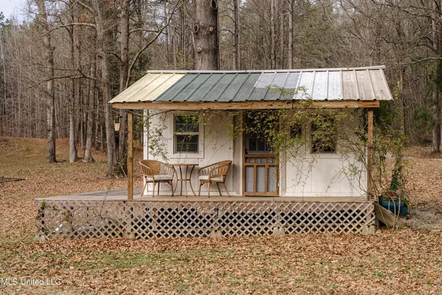 $435,000 | 3295 Sand Hill Road, Lexington, MS 39095