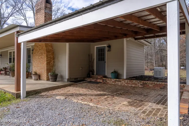 $435,000 | 3295 Sand Hill Road, Lexington, MS 39095