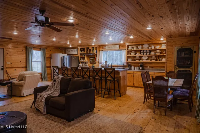 $435,000 | 3295 Sand Hill Road, Lexington, MS 39095